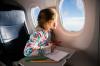 Jak latać z dzieckiem w samolocie: triki ratunkowe do podróżowania zimą