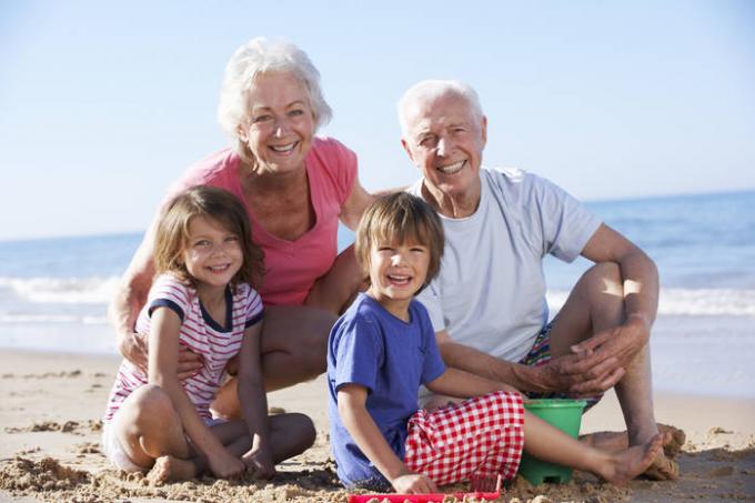Dziadkowie, wnuki, karmiącym, żyją dłużej