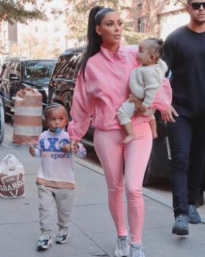 Urodziła czwarte dziecko Kim Kardashian i Kane Westa