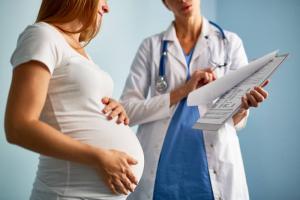 Białko w moczu w czasie ciąży: przyczyny, leczenie i zapobieganie