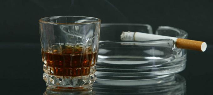 Alkoholu i palenia - alkoholu i papierosów