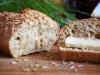 Jak gotować płatki owsiane chleb bez wyrabiania, a co z niego korzyści