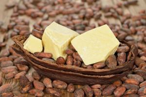 Jak pozbyć się zmarszczek z masłem kakaowym
