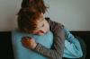 Dziecko boi się zostać sama w domu: 6 sposobów radzenia sobie z lękiem