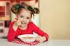 Dziecko nie chce jeść w przedszkolu: Top 5 możliwych przyczyn i rozwiązań