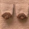 Piersi na drutach: Meksykanka robi na drutach bluzki imitujące piersi po porodzie