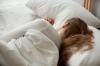 Nazwano pozycję snu, która jest szkodliwa dla zdrowia