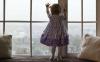 Jak uchronić dziecko przed wypadnięciem z okna: radzi ekspert