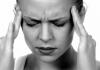 5 najczęstszych powodów dlaczego można dostać bólu głowy rano